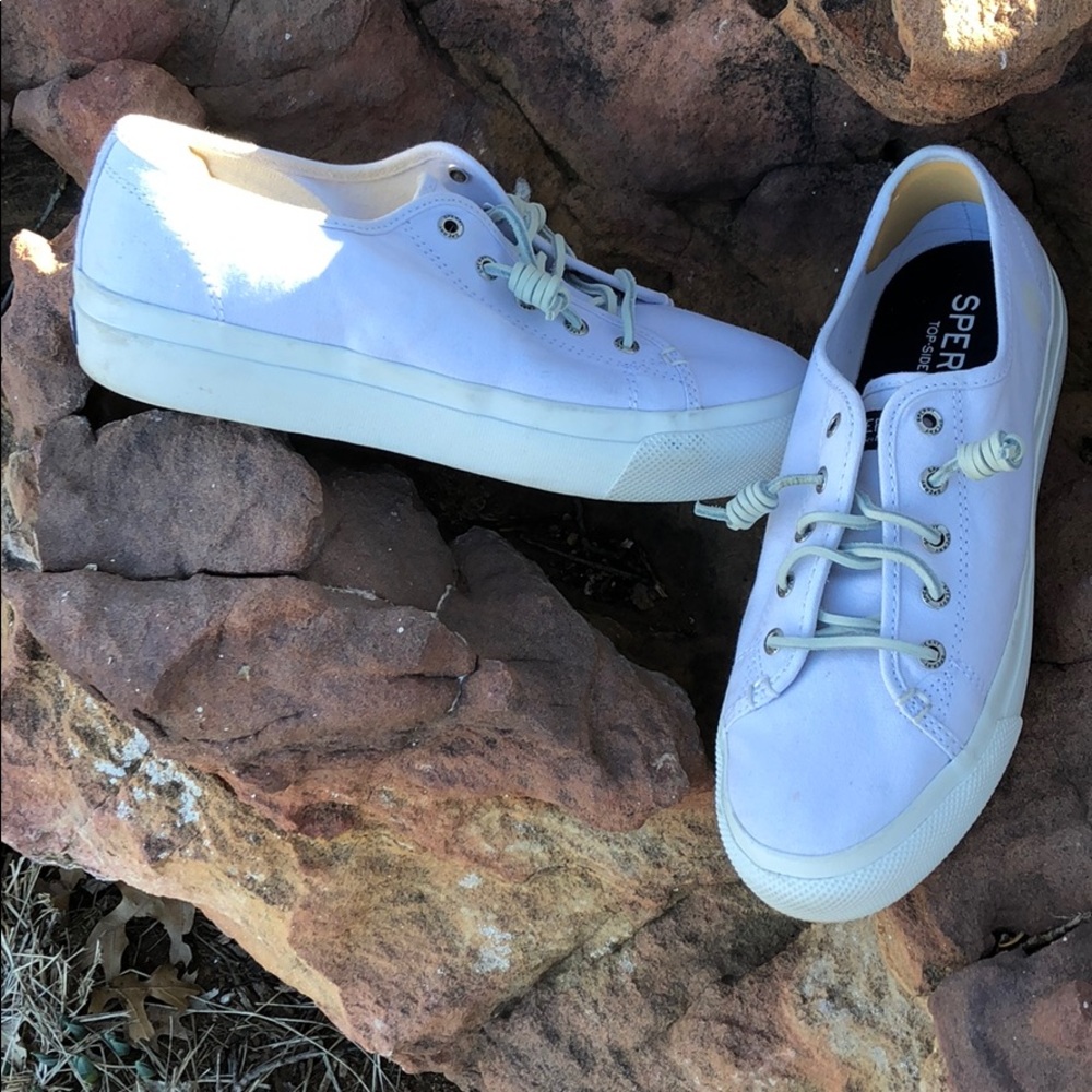 Women’s shoes